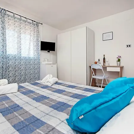 Mariana 招待所 罗维尼